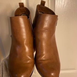 Size 9 women’s booties